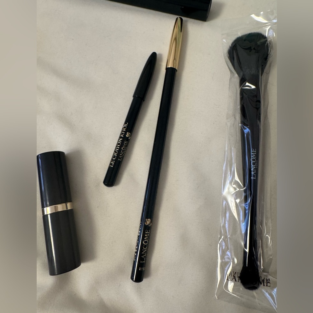 Makeup bundle - Picture 5 of 8
